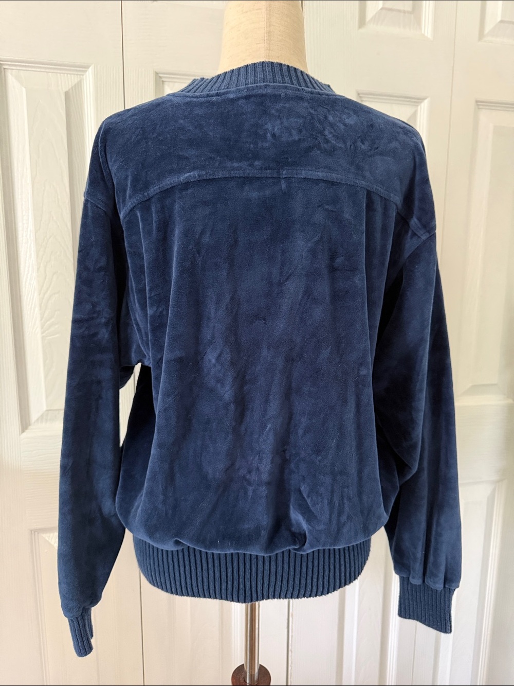 Vintage LizSport Velour Sweatshirt Pullover Navy Crew Minimalist 80s Sz L - Picture 6 of 7